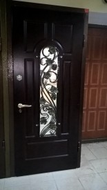  Двери с ковкой и стеклопакетом 