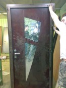 Металлическая дверь с зеркалом внутри купить в Менделеево