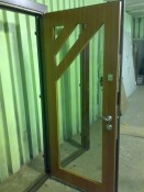 Стальная дверь со стеклом в нутри и мдф панелью
