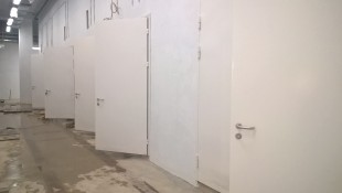 Замена и реставрация металлических дверей Москва