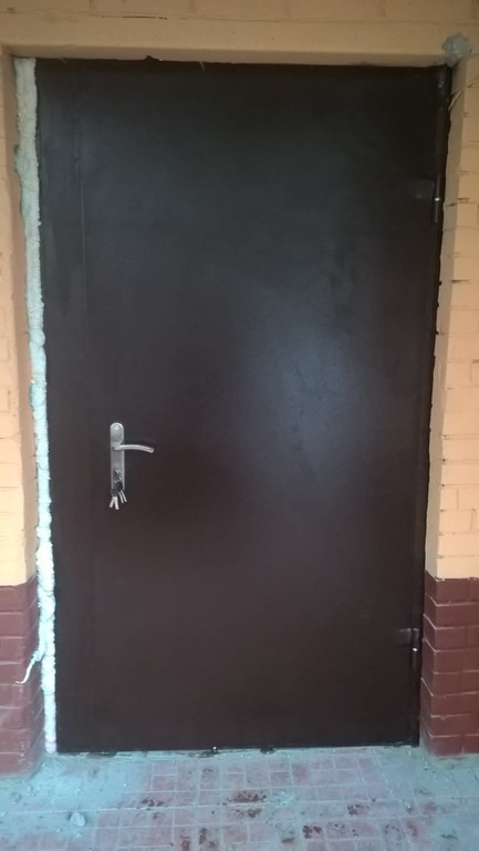Монтаж стальной двери с противопожарным сертификатом