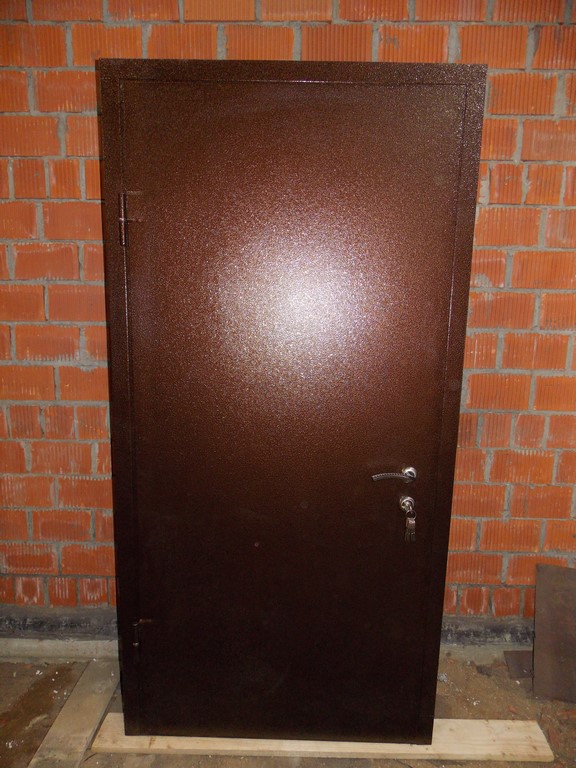 Двери с защитным окрасом с завода цена